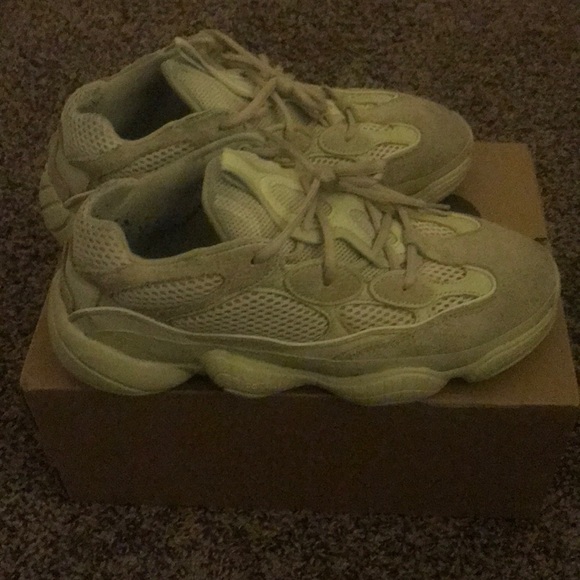 Super moon yellow yeezy 350 - Picture 2 of 6